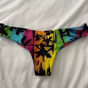 cute reversible bikini bottoms!! never worn!!